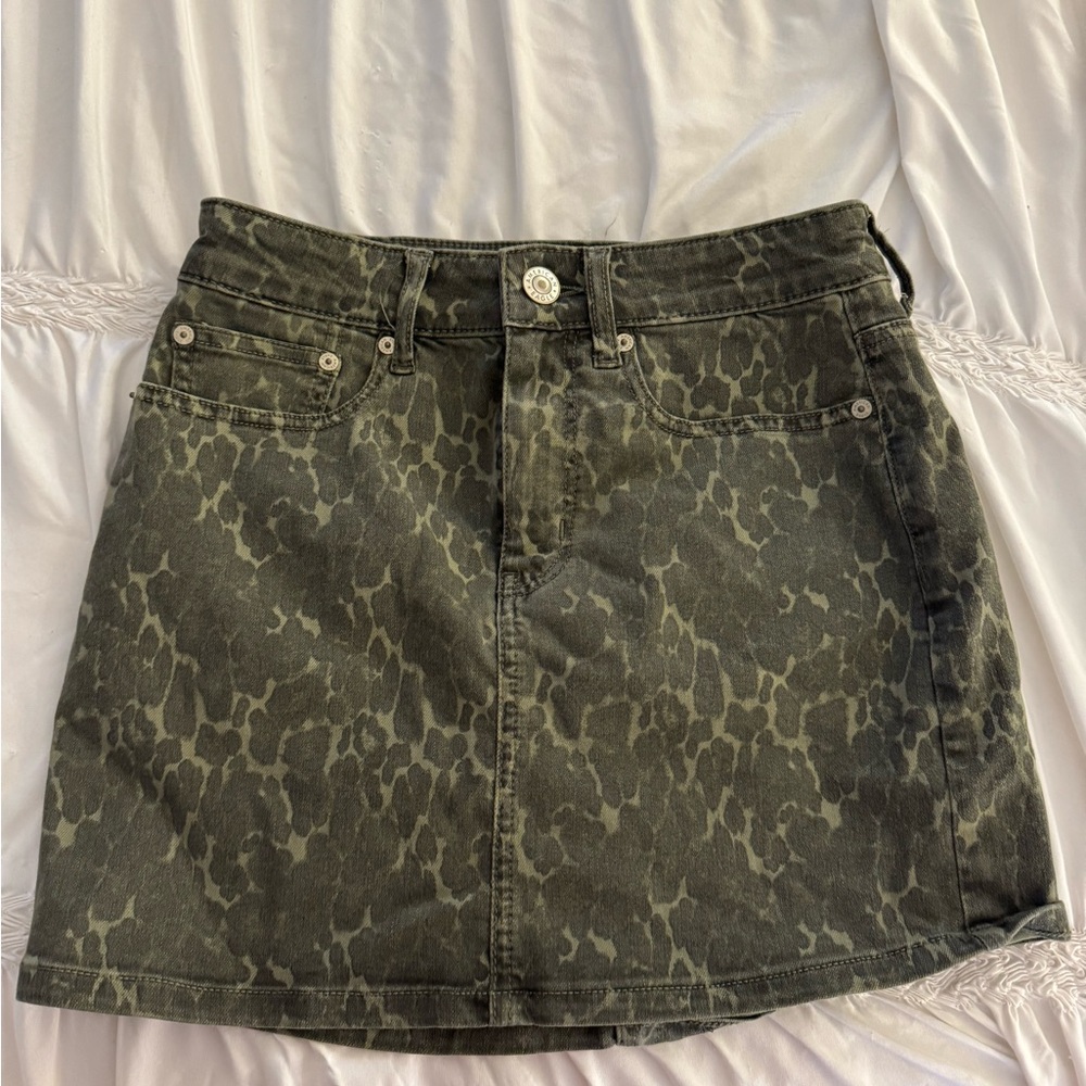 Stylish Green Camouflage Skirt